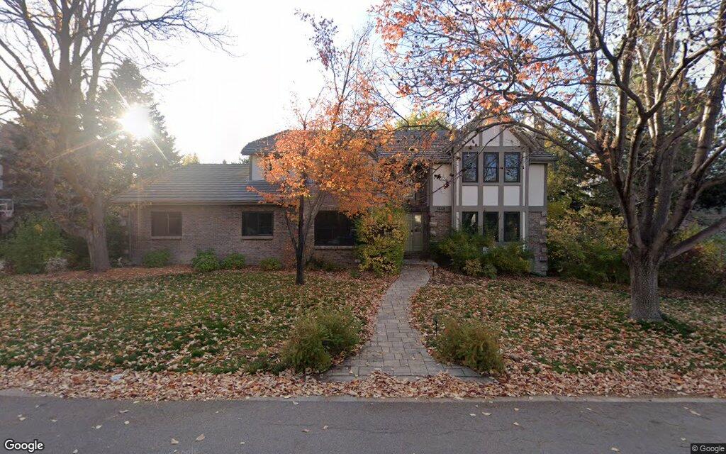 East Maplewood Court