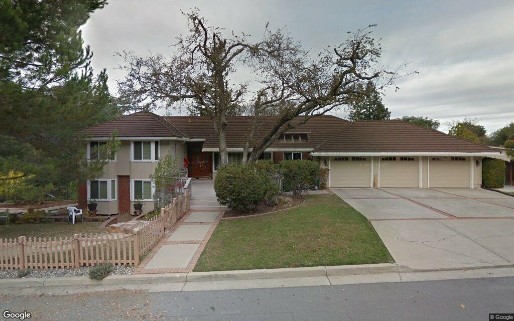 7145 Wooded Lake Drive - Google Street View