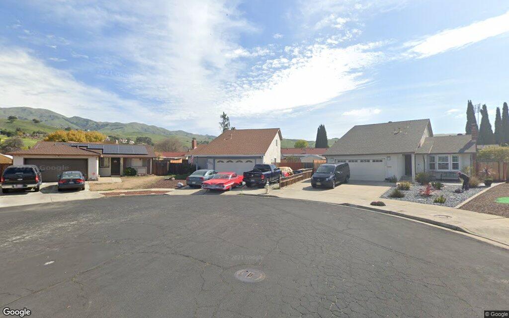 1351 Court de louvor - Google Street View