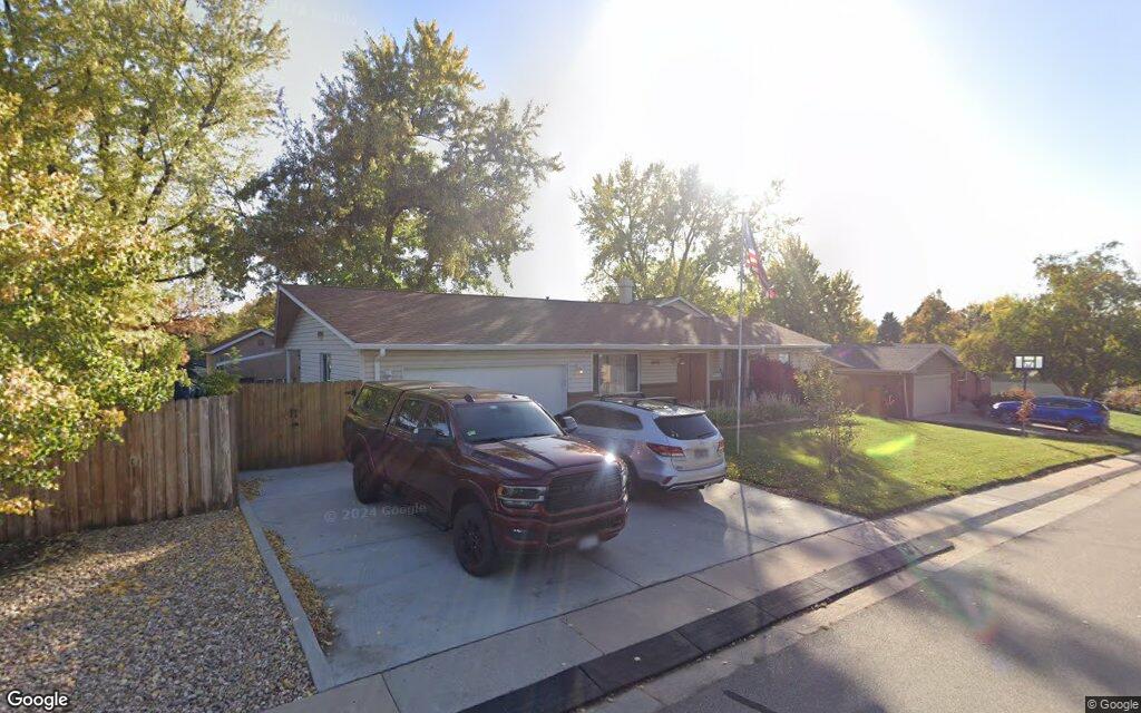 East Arapahoe Place