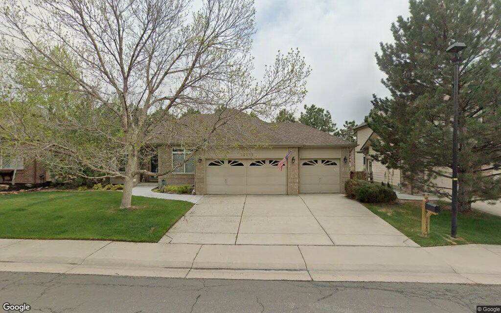 East Maplewood Drive