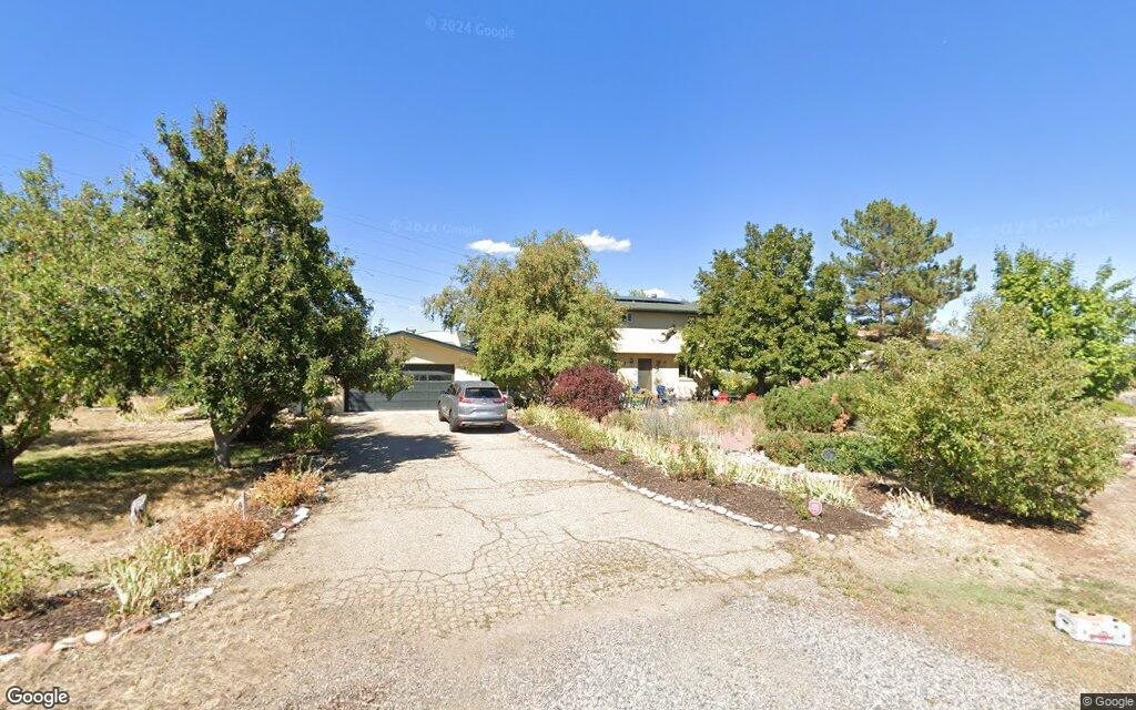 Crestmoor Drive