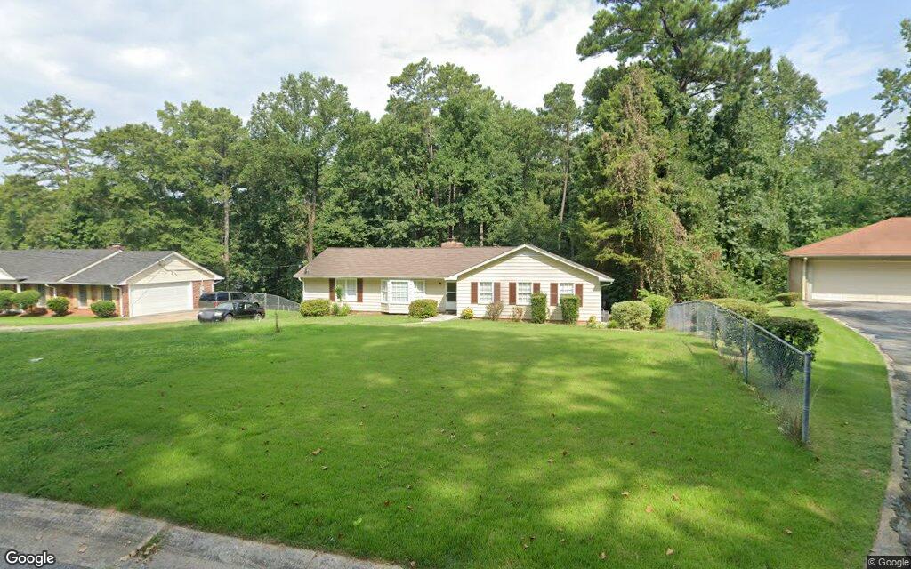 Colonial Drive