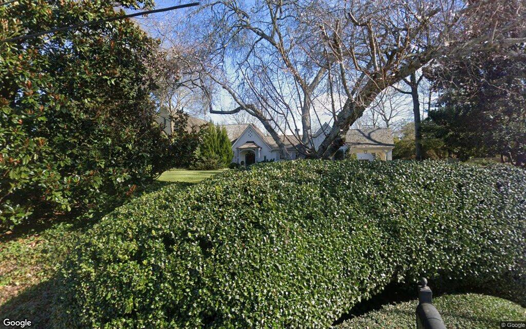 Knollwood Drive