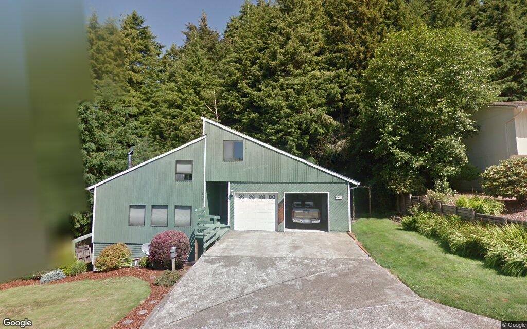 Northeast Lakewood Drive