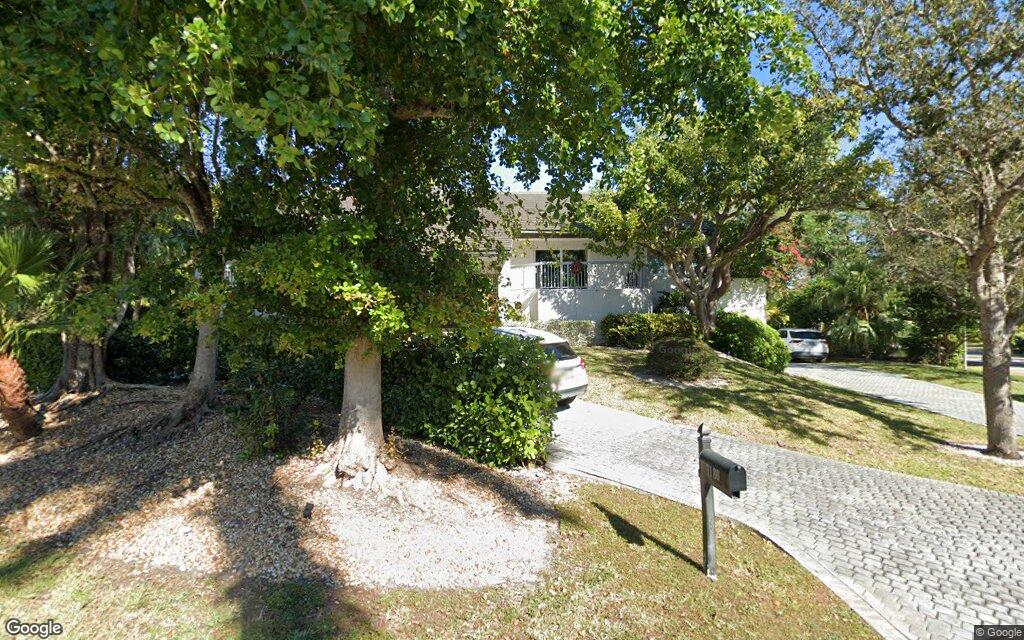 East Lago Drive