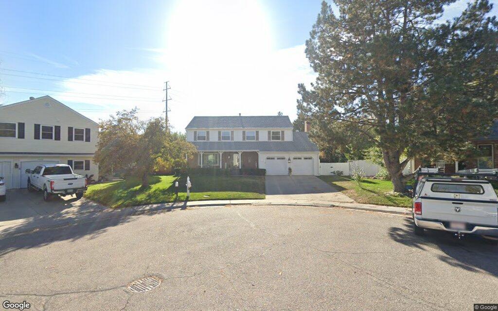 East Briarwood Circle