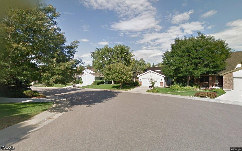 East Hinsdale Place
