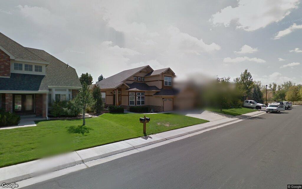 East Maplewood Drive