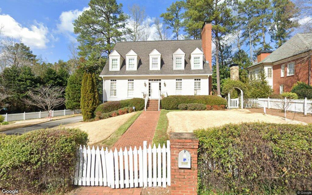 East Brookhaven Drive