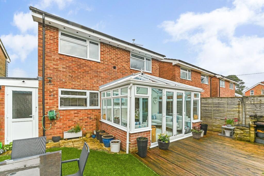 3 Pelham Close