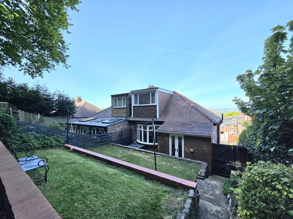 8 Arundel Gardens
