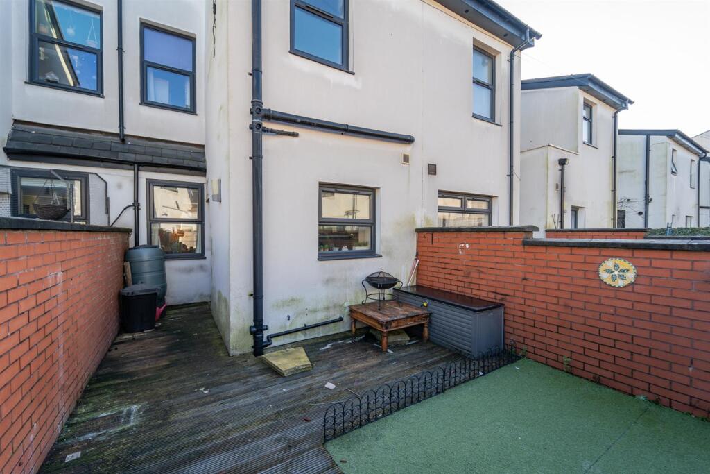 148 Cowesby Street