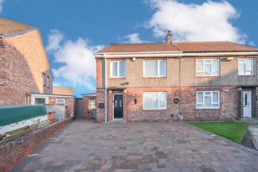 10 Garsdale Avenue