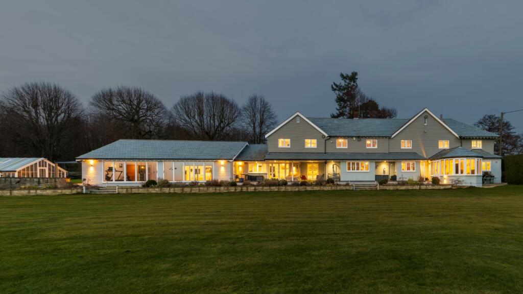 Tunbridge House, Bramshott Court