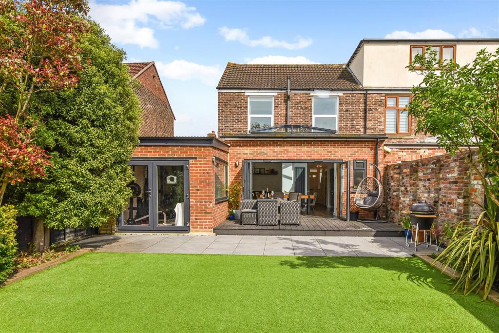 28 Lichfield Road