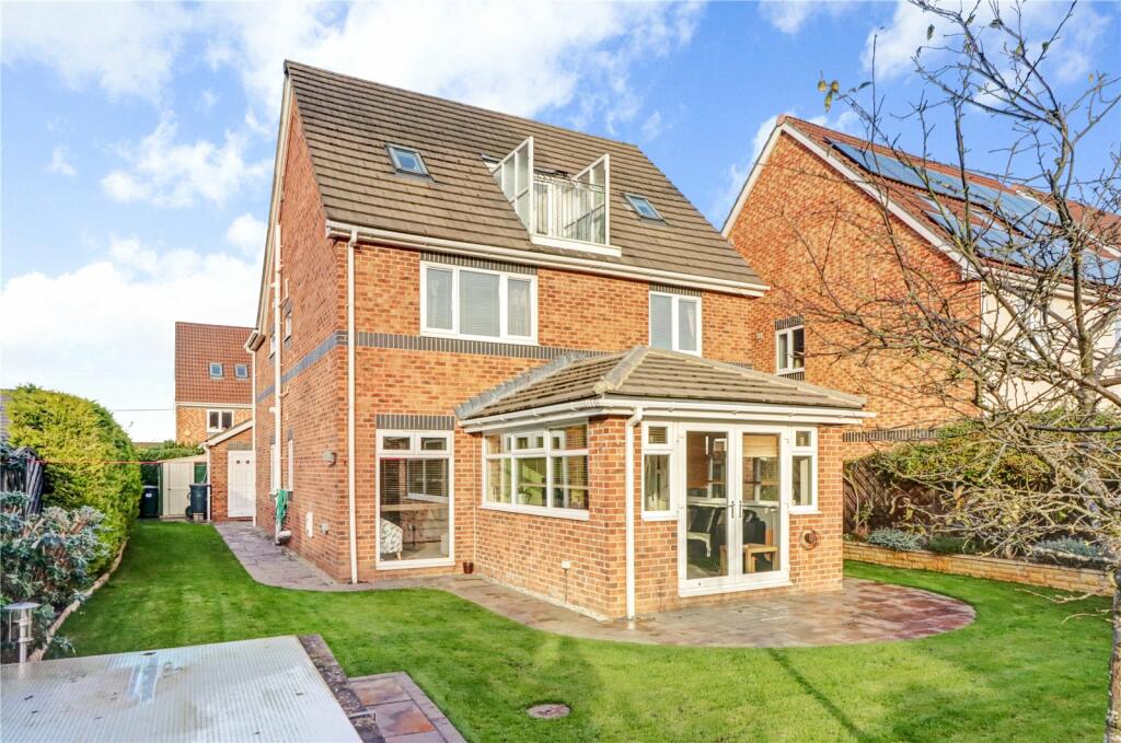8 Garmondsway Court