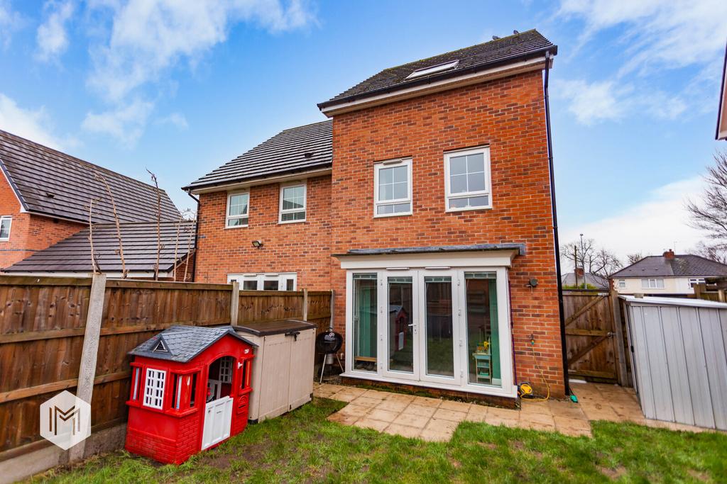4 Whitewood Road