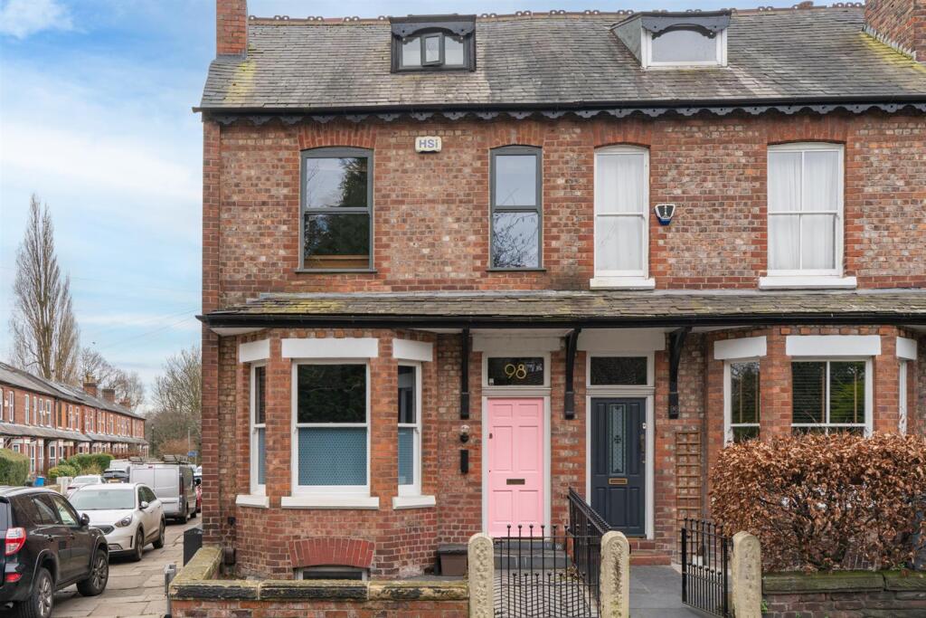 98 Sandy Lane