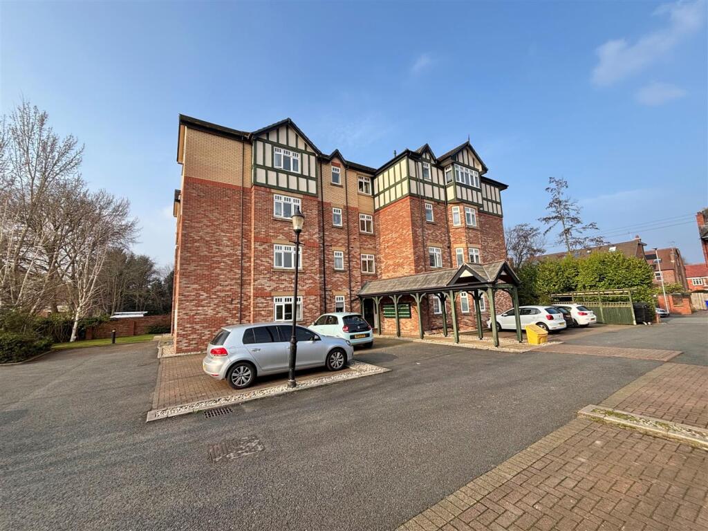 St. James Court, 4 Moorland Road