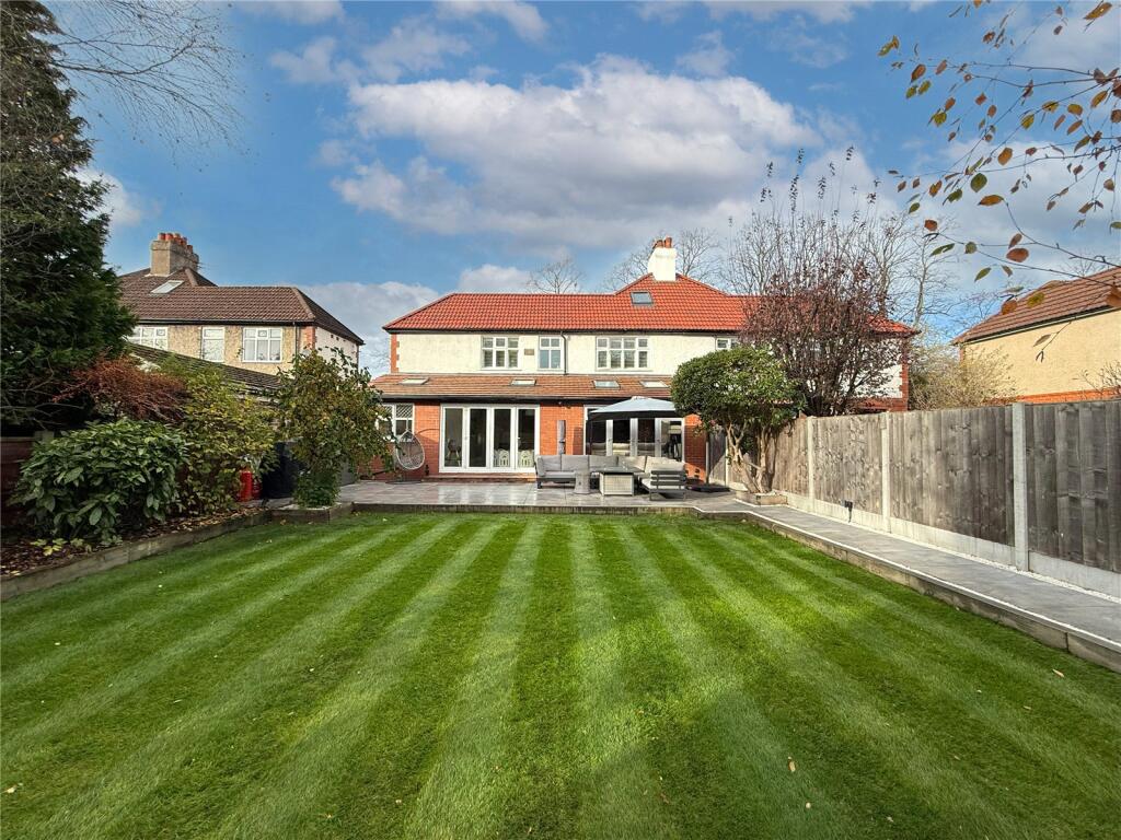 59 Parrs Wood Avenue