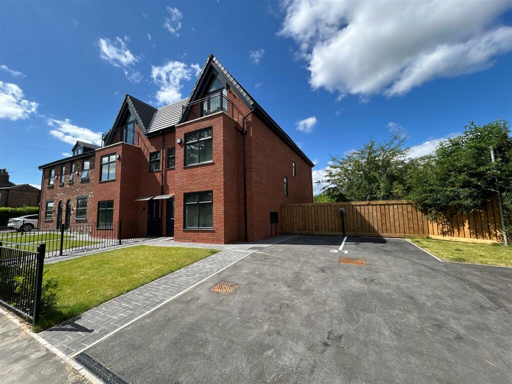 31 Trenchard Drive