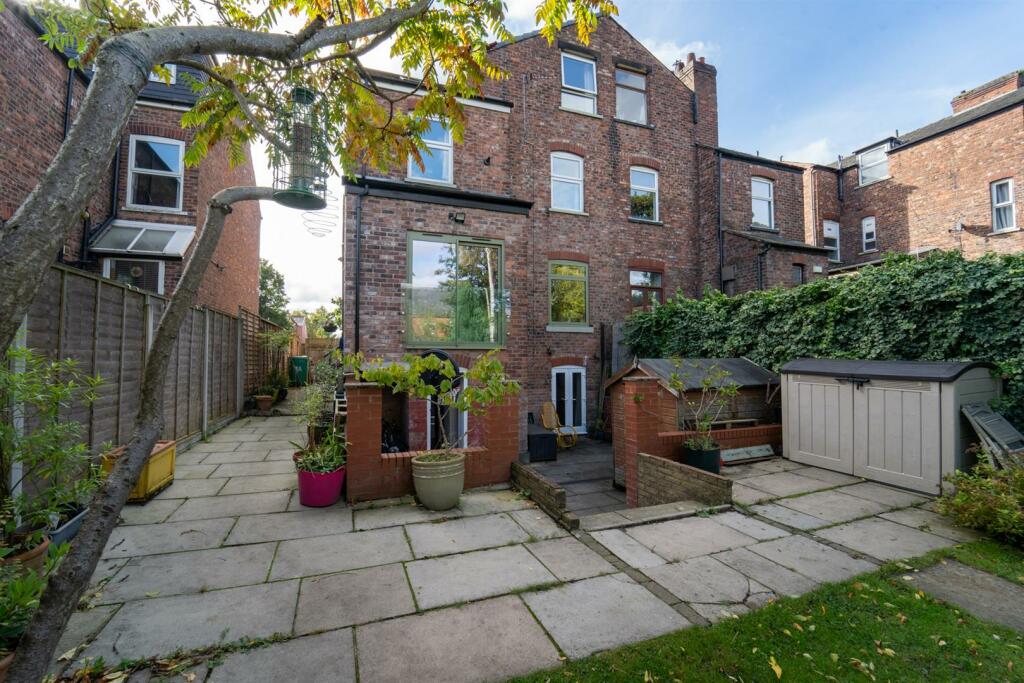 12 Clarendon Road