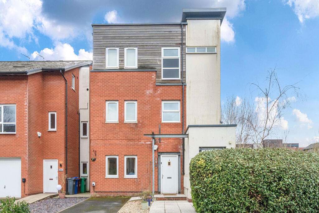 13 Robert Harrison Avenue