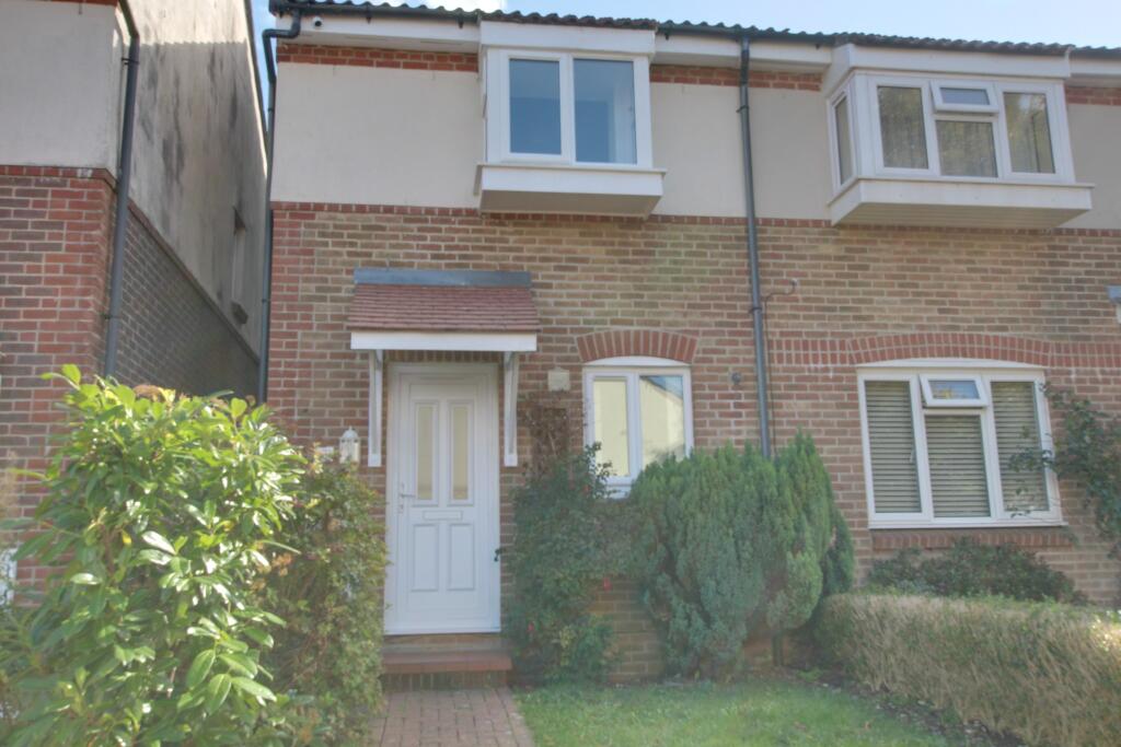 10 Tillington Gardens