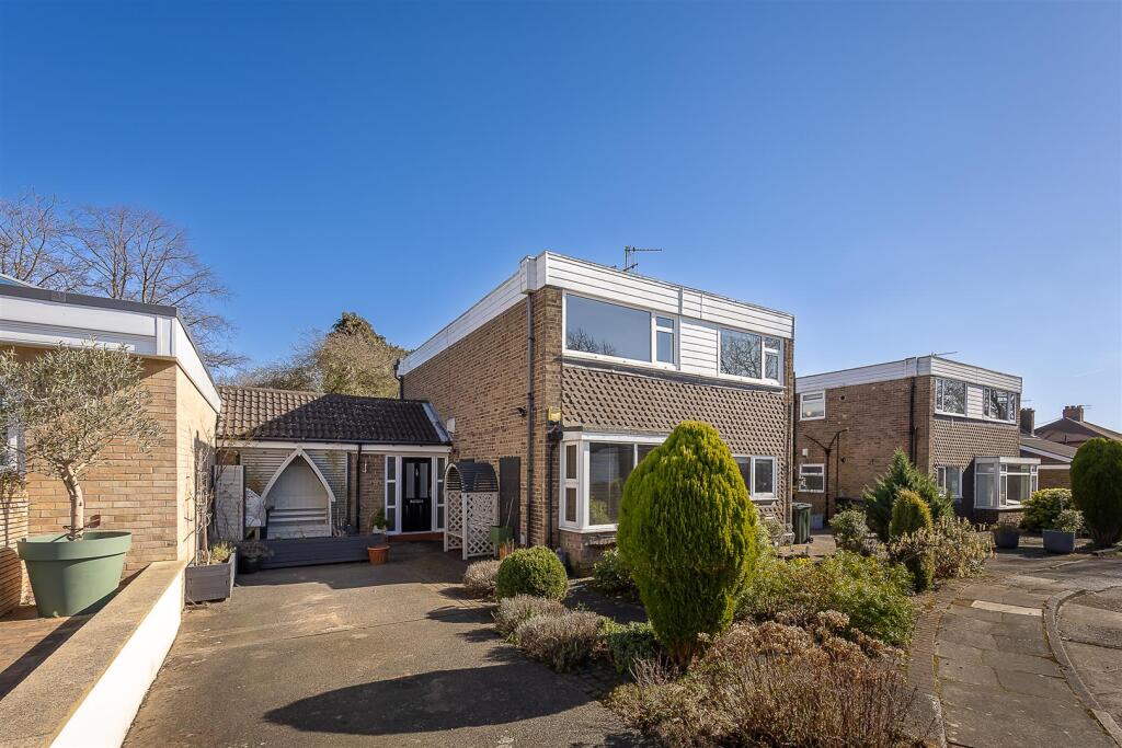 22 Woodside Crescent
