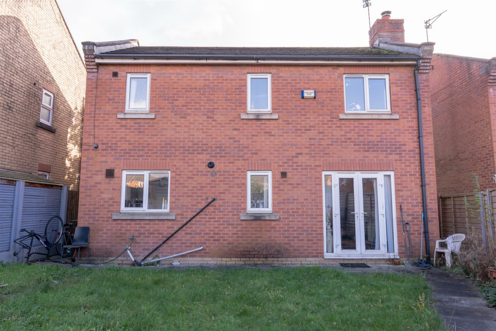 29 Yew Street