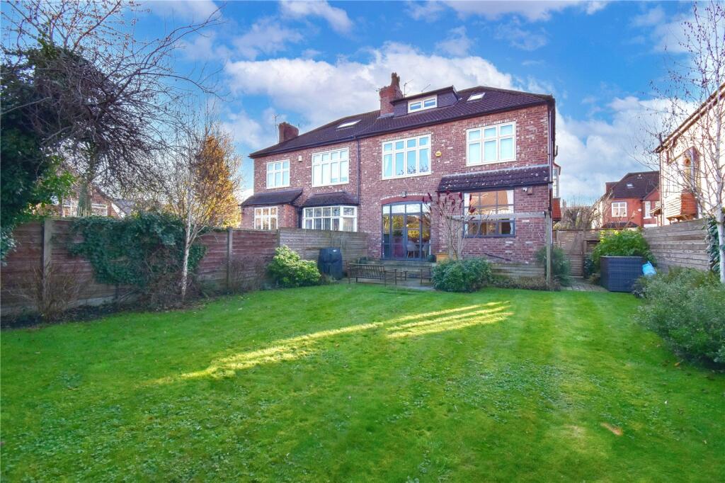 33 Sandileigh Avenue