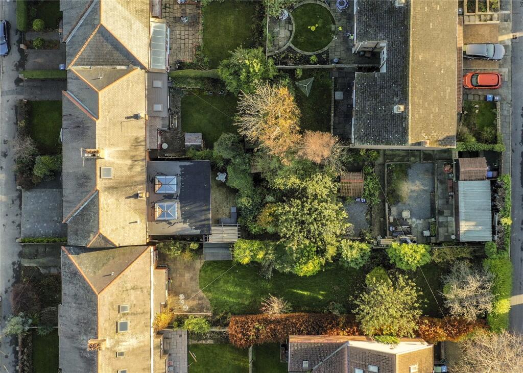 42 Fieldhouse Lane