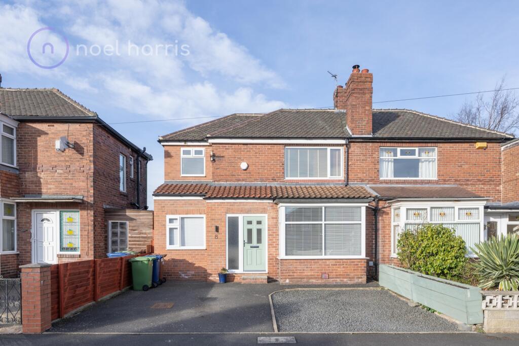 8 Amberley Gardens