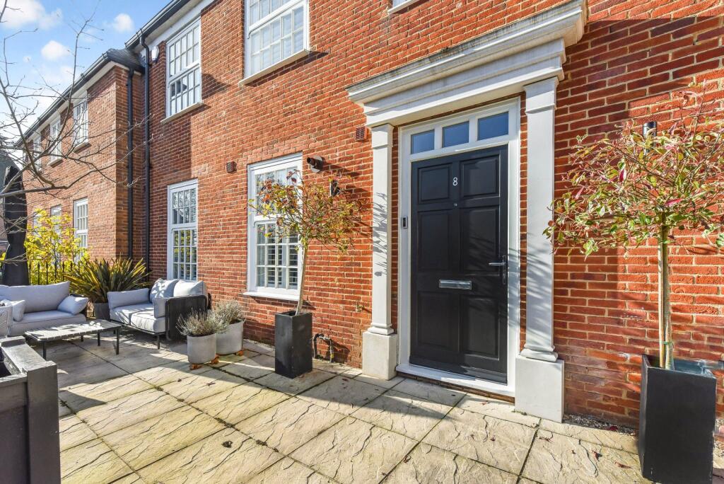 8 Burnham Square