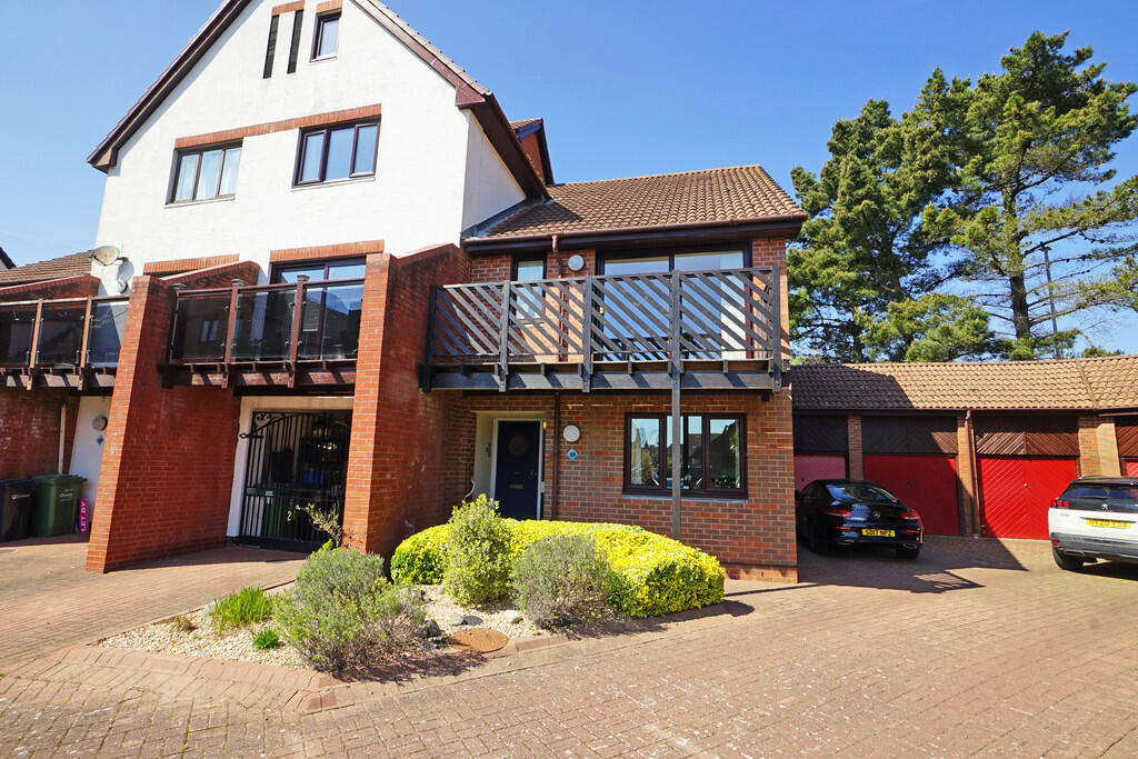 18 Newlyn Way