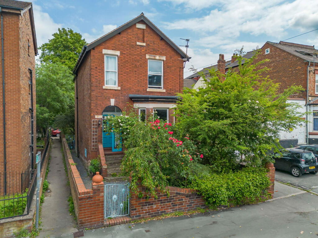 2 Buckhurst Road