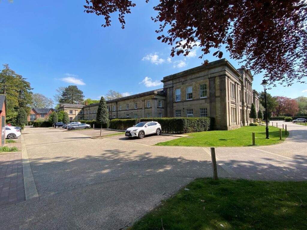 Sandhurst House, 2 Walkershall Way