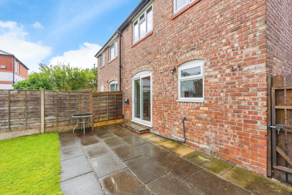 101 Minehead Avenue
