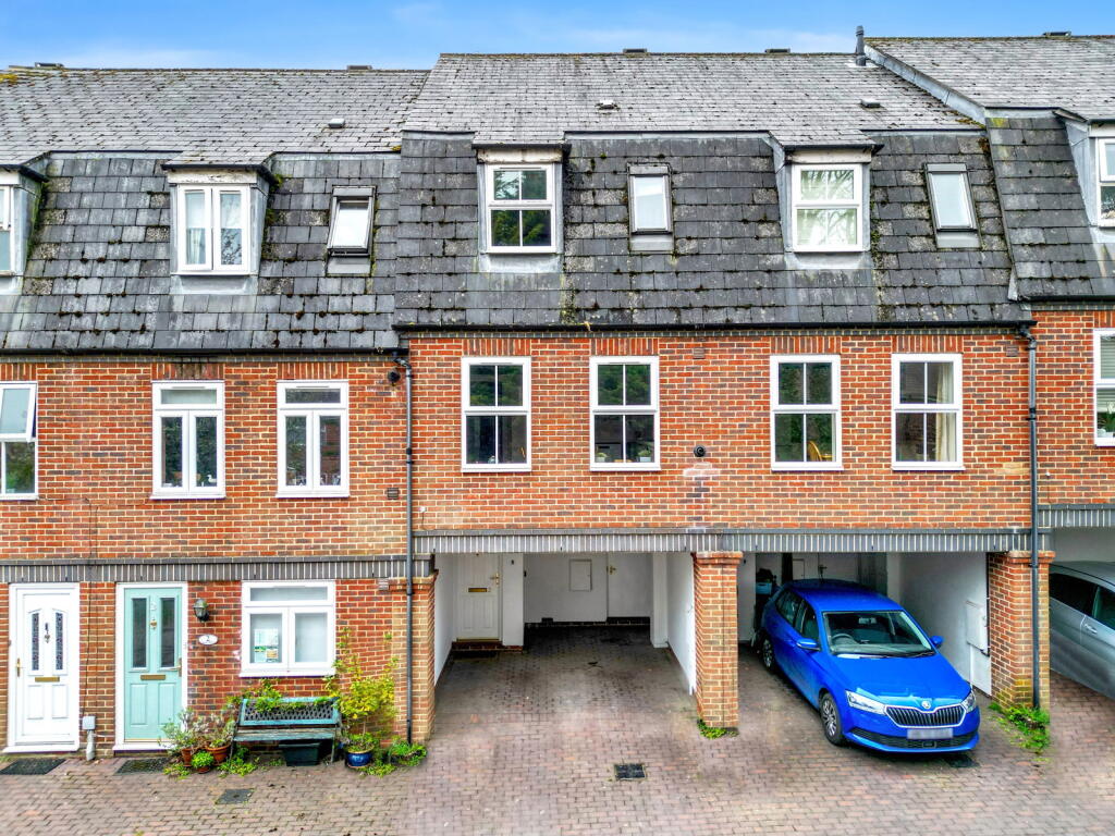 3 Saxon Mews