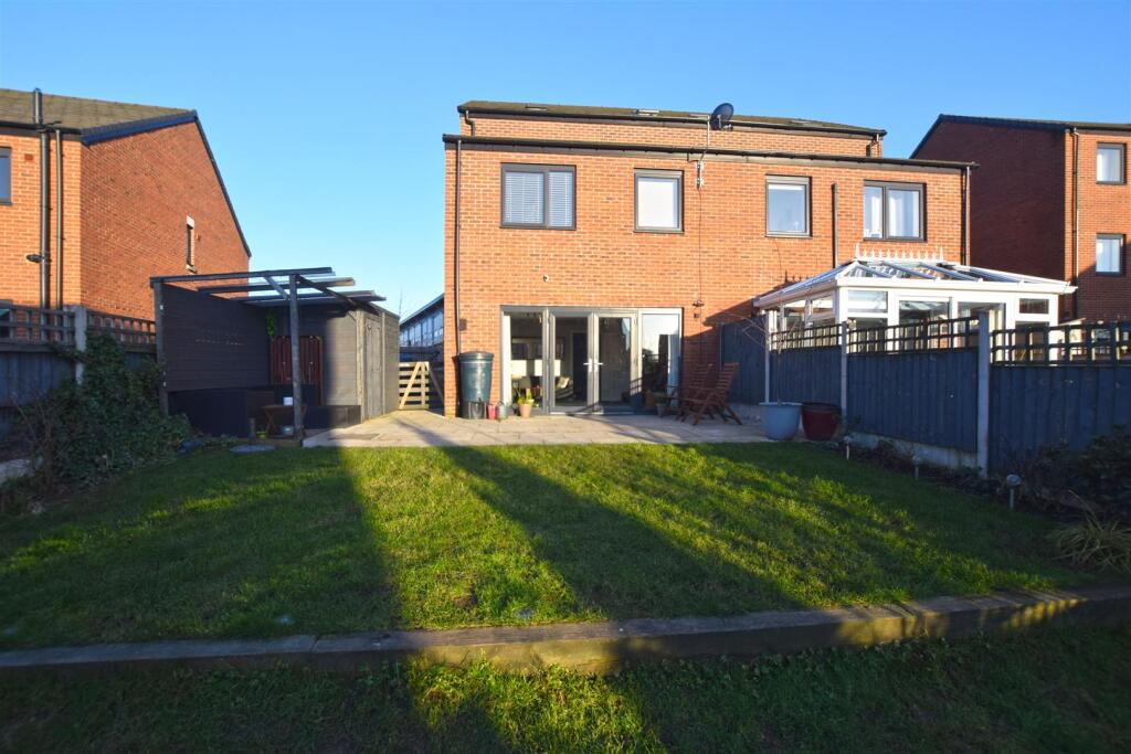 48 Varley Street