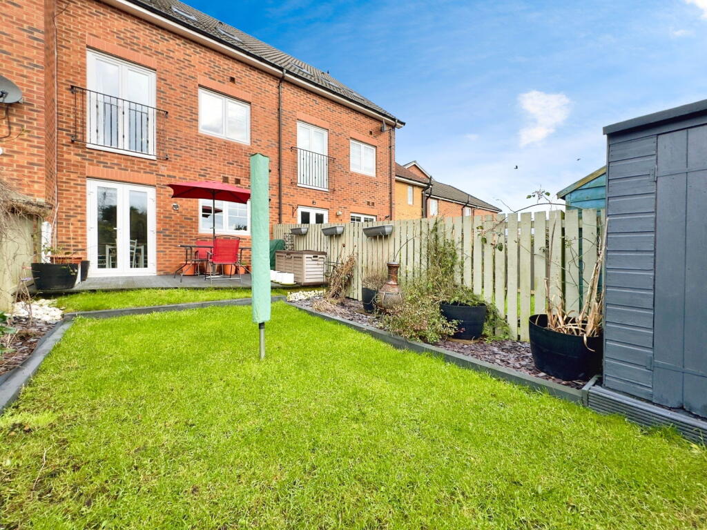 7 Fox Dene View
