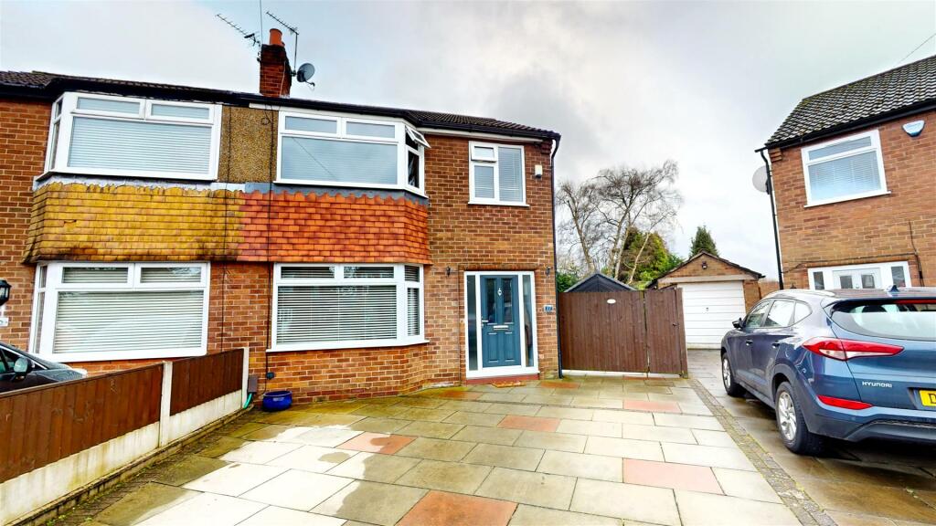 17 Gloucester Drive