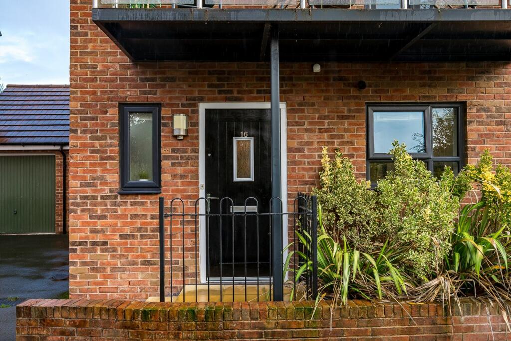 16 Cowslip Close