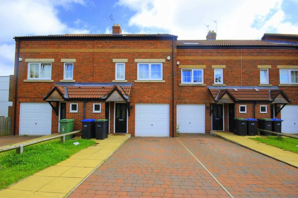 2 Bishops Close