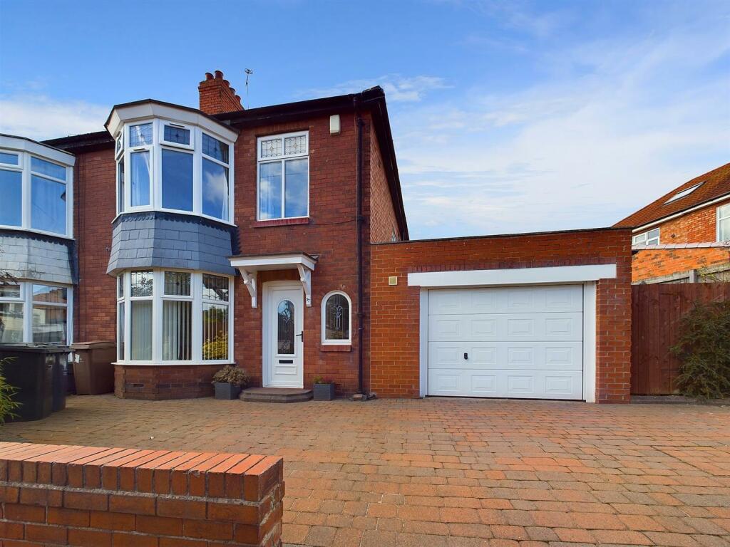 37 Plessey Crescent