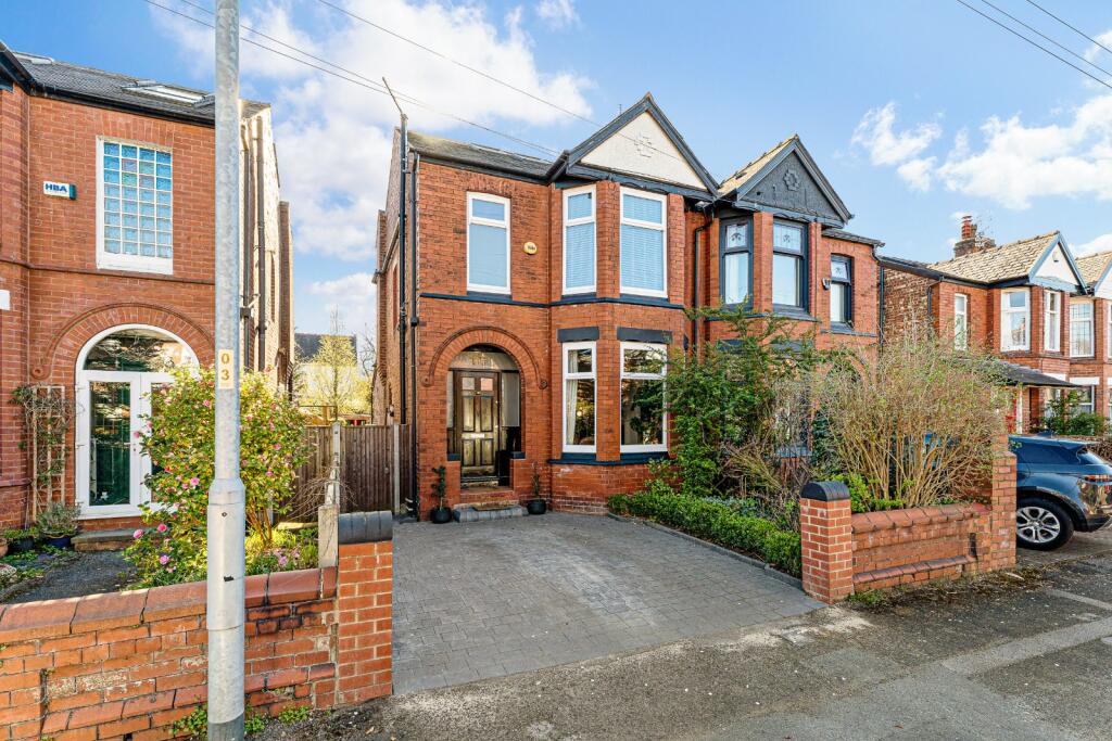 15 Ashwood Avenue