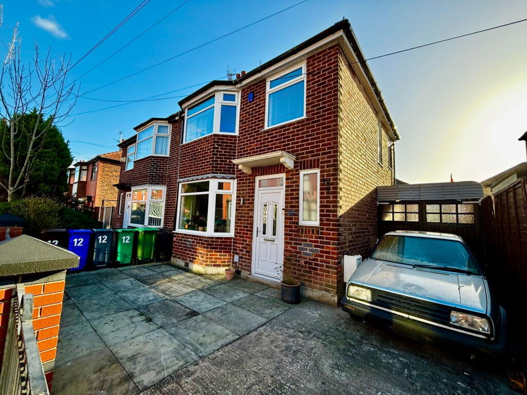 12 Albany Avenue
