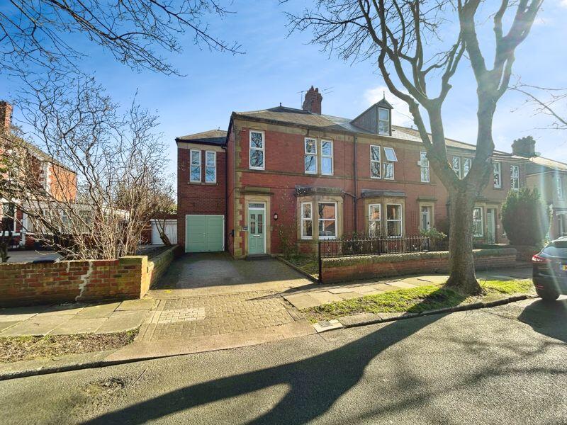 13 Forest Avenue