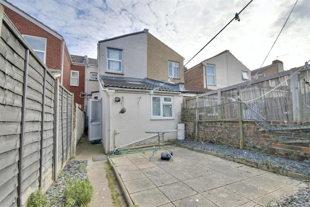 25 Carnarvon Road